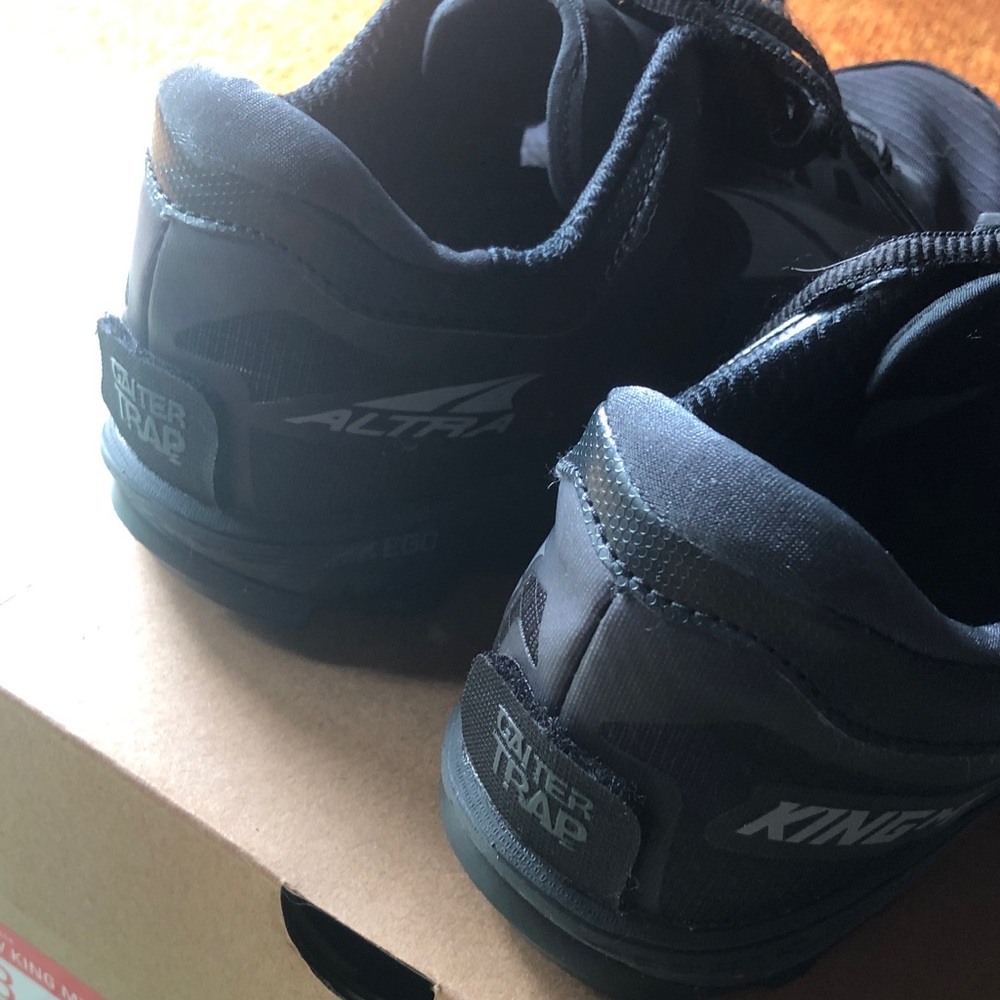 Altra women’s King MT 2 like new size 8 - Picture 7 of 9